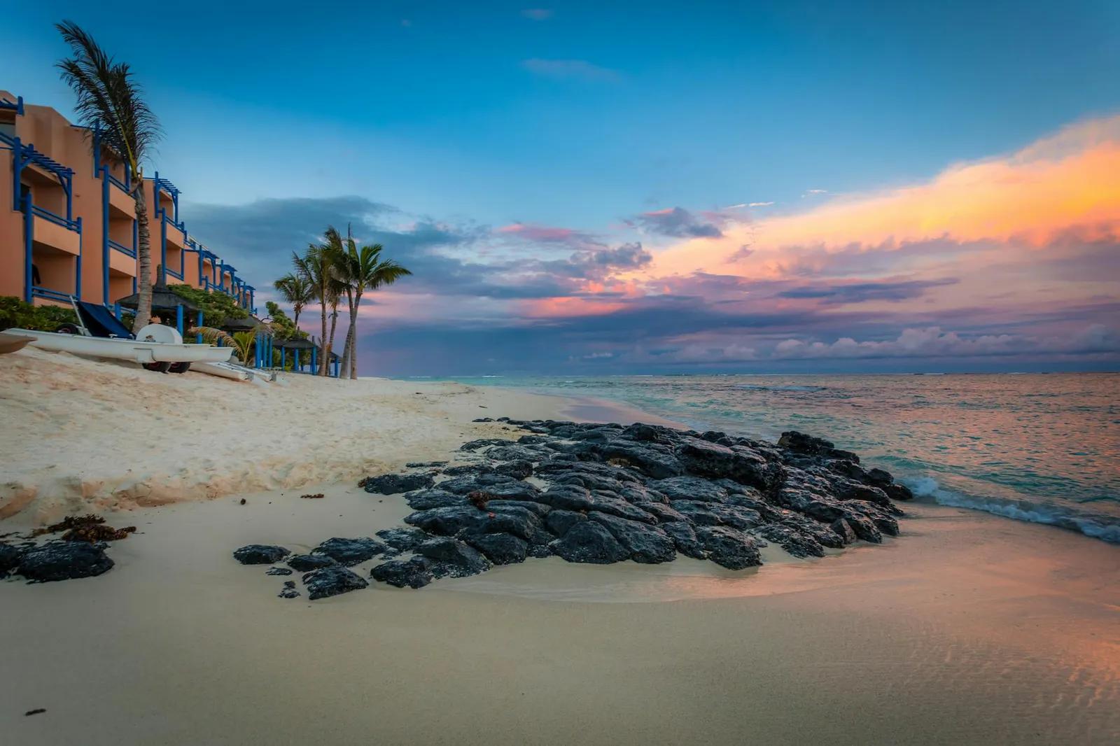 Cayman Islands Offshore Bank Account 2025 - The Essential Guide