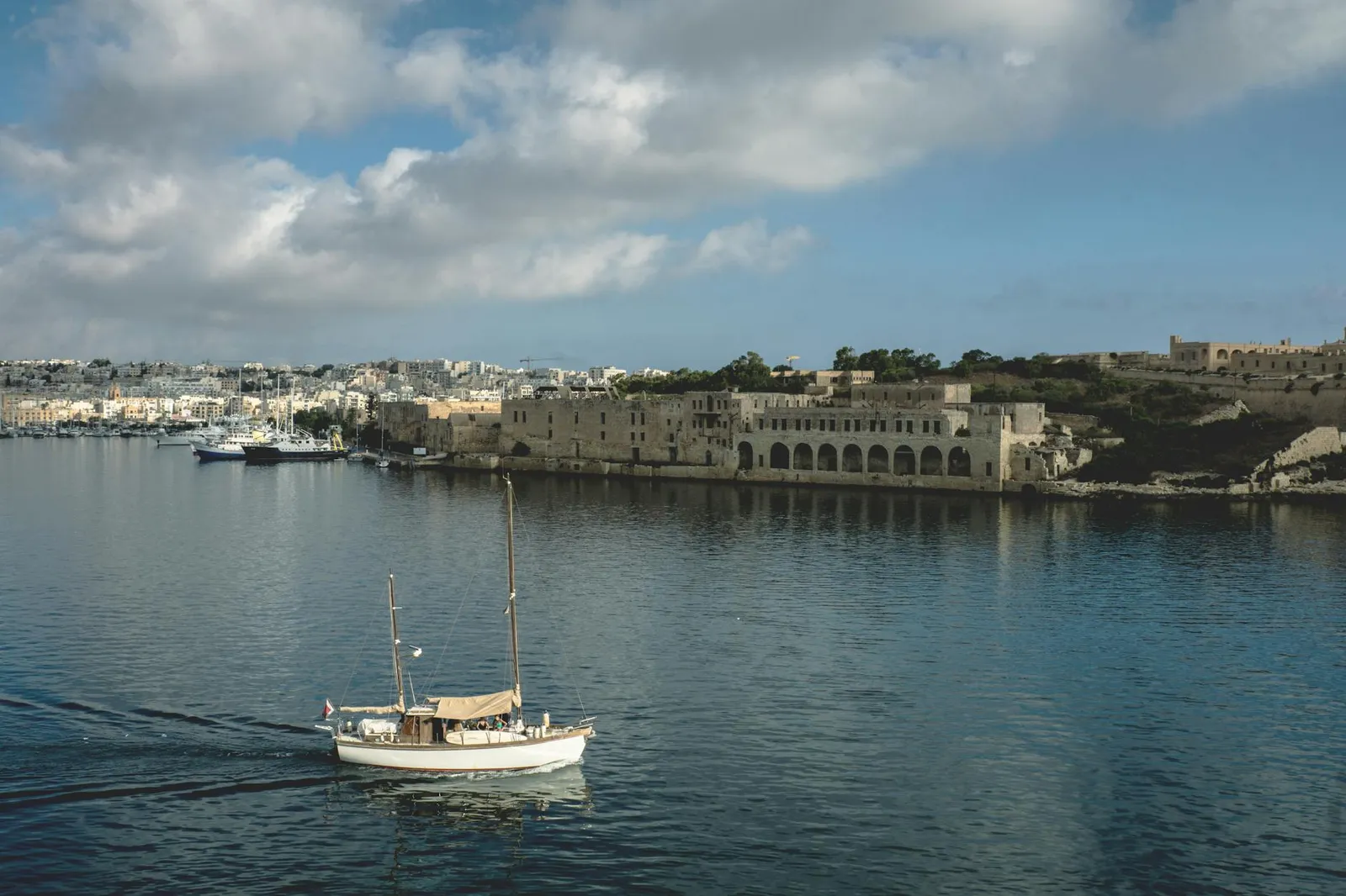 Guía exhaustiva sobre la licencia EMI en Malta: requisitos de solicitud y operaciones según la MFSA, explicados