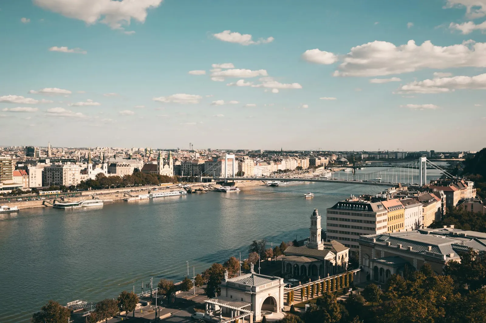 Comprehensive Guide to Company Formation in Hungary - Steps, Requirements, and Benefits