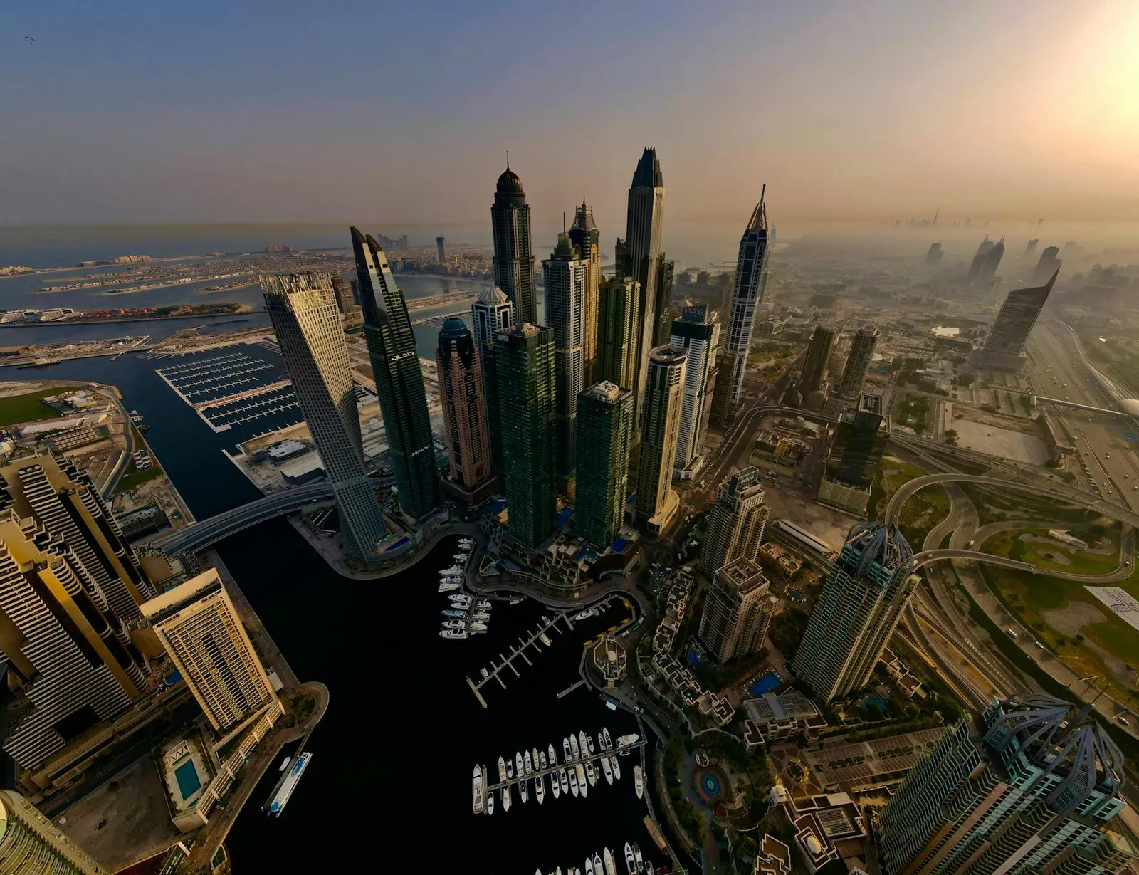 Descubra la Autoridad de la Zona Franca de Jebel Ali (JAFZA) - Su puerta de entrada al éxito empresarial en Dubái