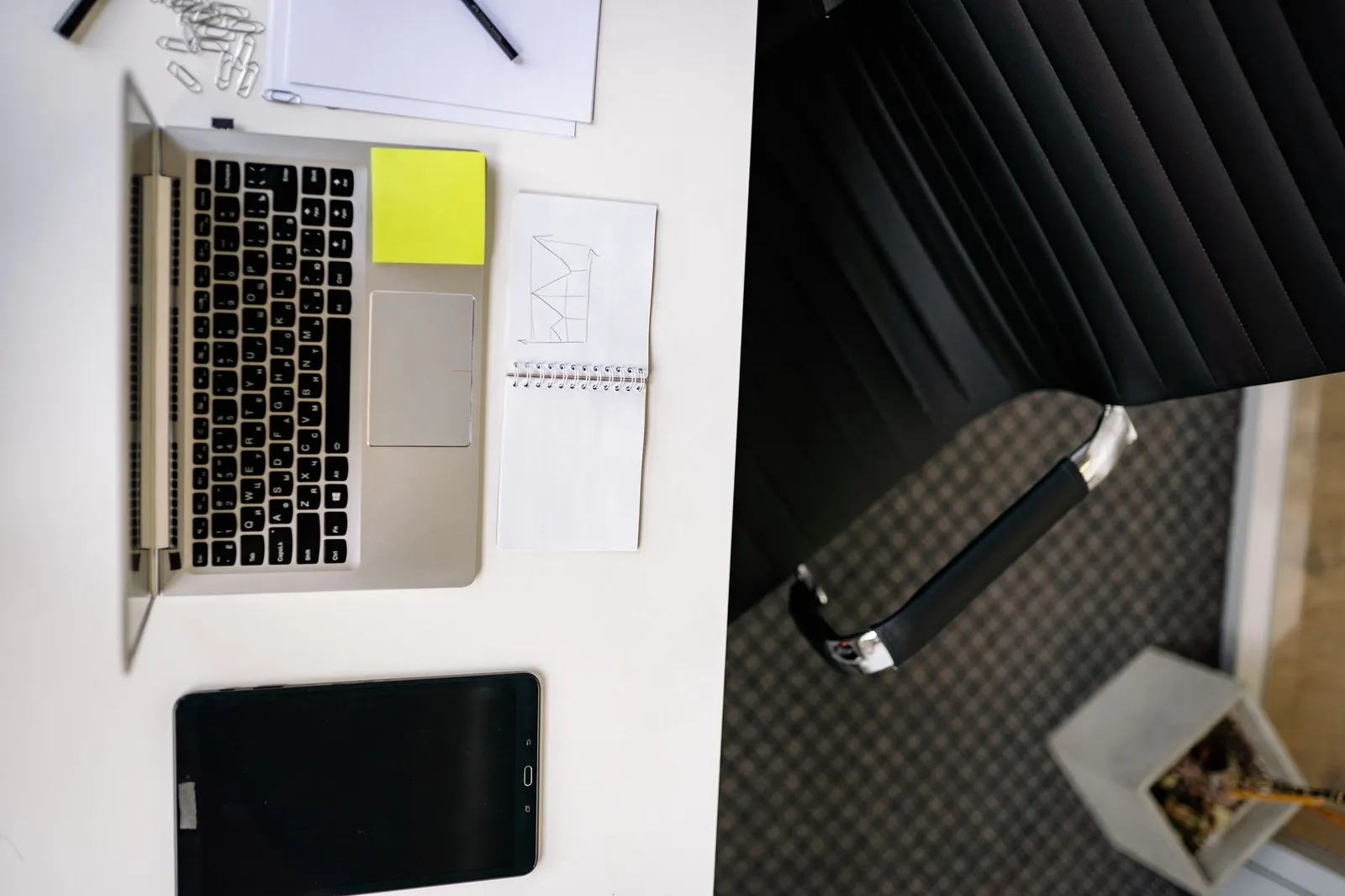 Descubriendo Alternativas Estables Más Allá del Reino Unido para Emprendedores Digitales que Gestionan Negocios Online