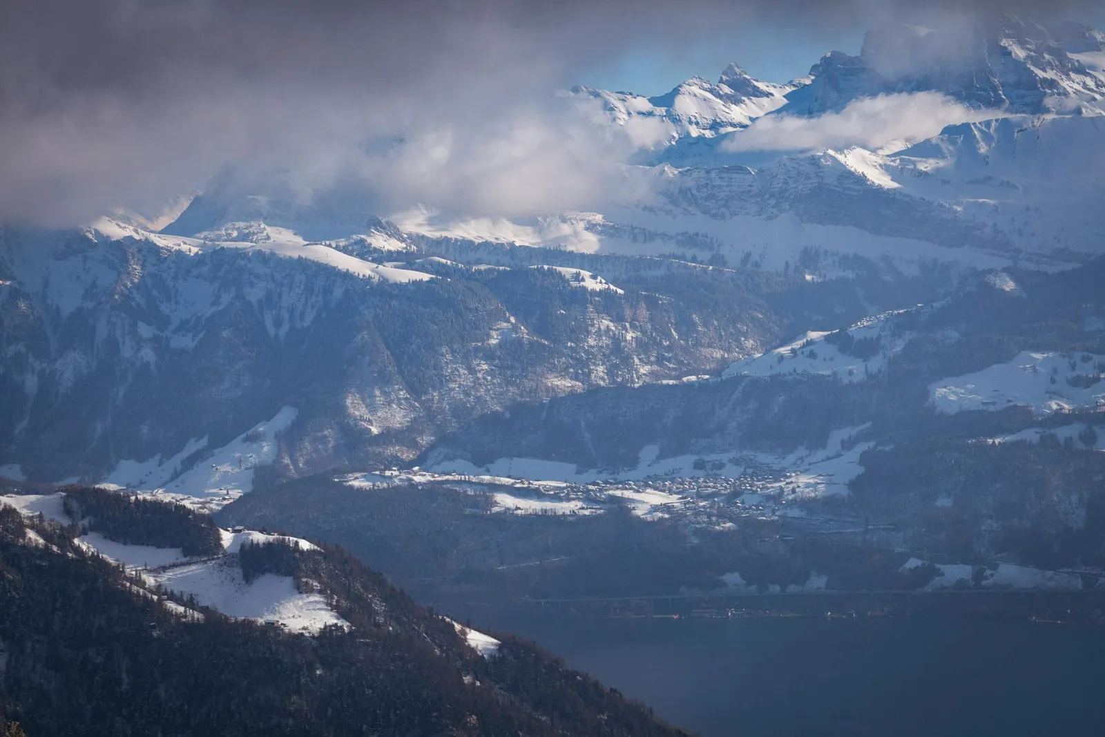 Essential Guide for French Expats - Opening a Bank Account in Switzerland - Procedures and Required Documents
