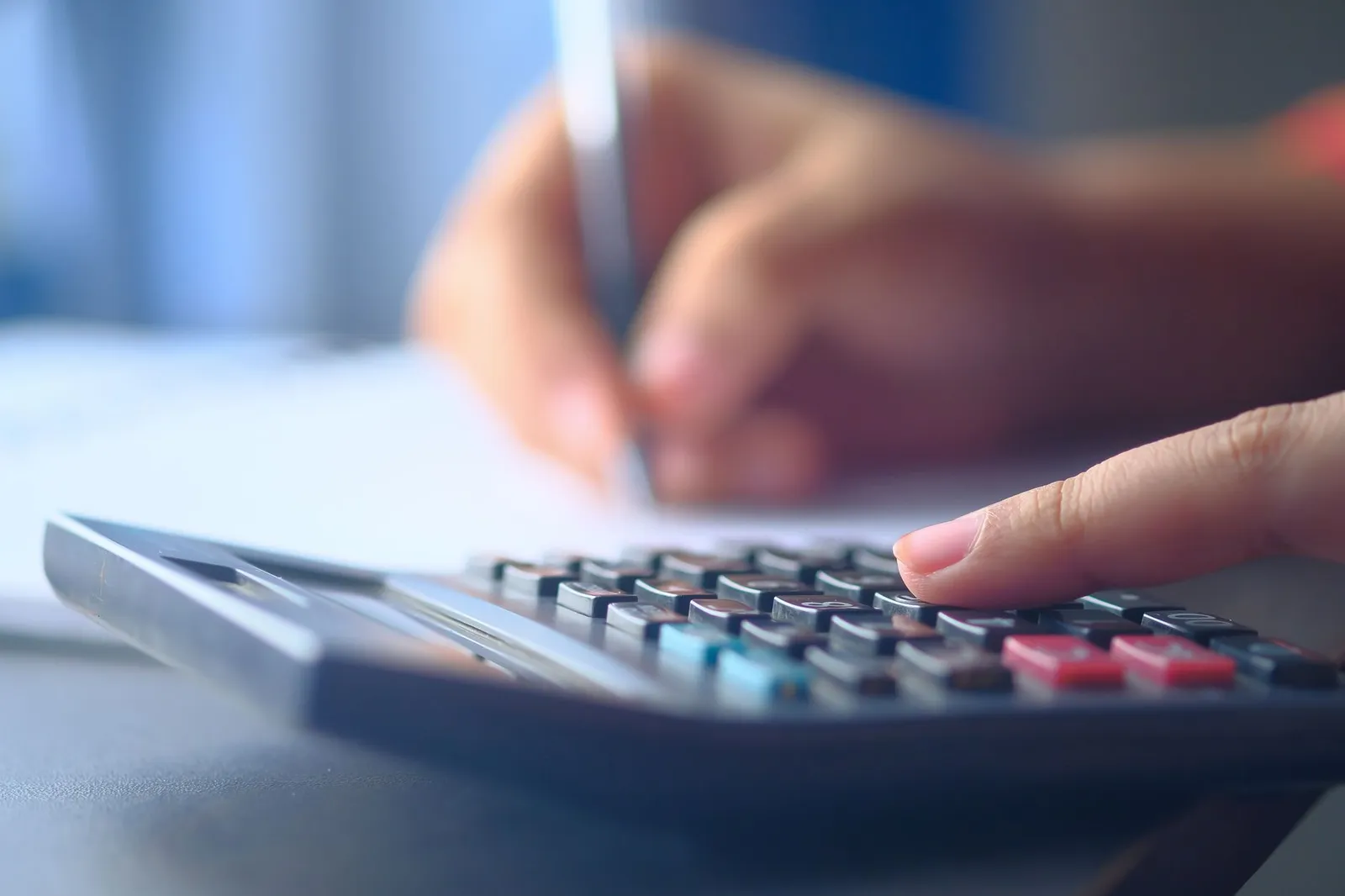 Los Mayores Escándalos Contables: Lecciones Aprendidas e Impacto en las Regulaciones Financieras