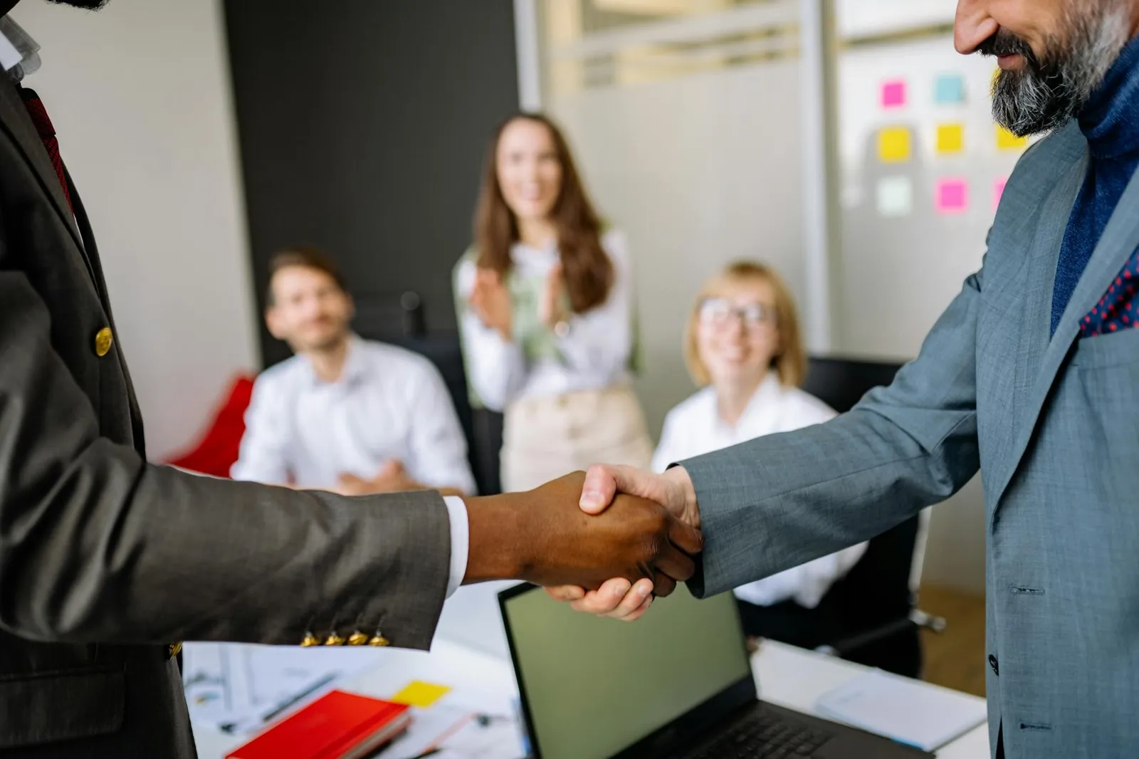 Entendiendo la Formación de LLC para No Residentes - Una Guía Completa