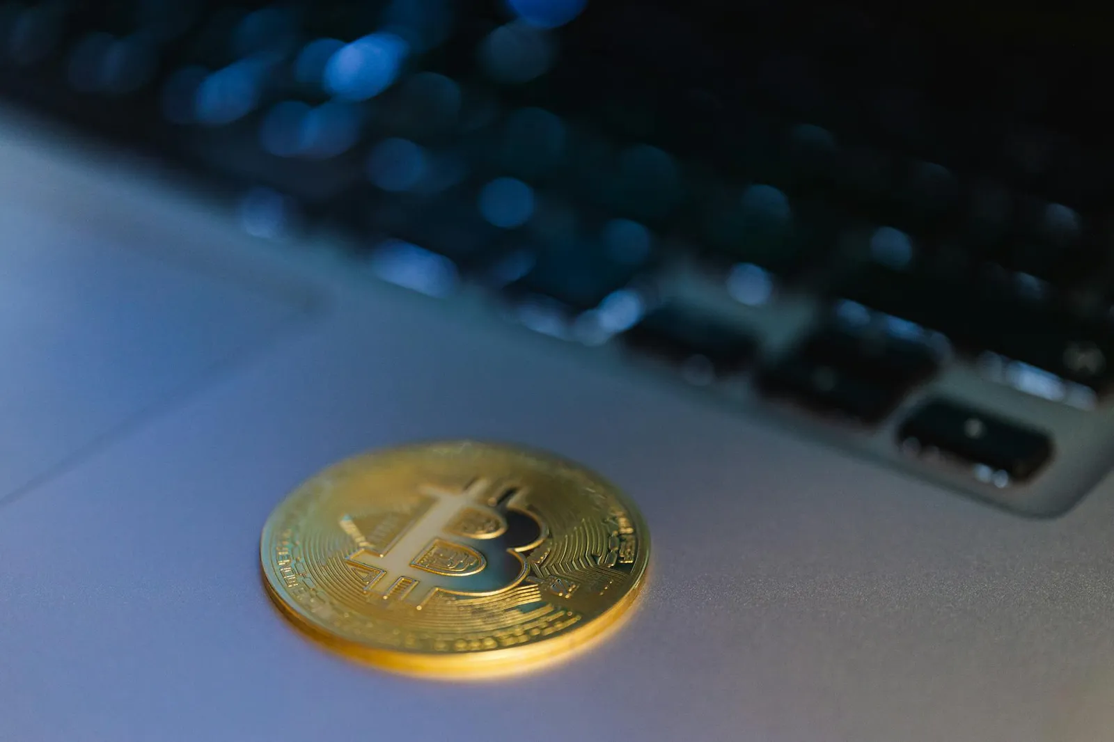 Что такое биткоин? Подробное руководство по покупке, майнингу и использованию криптовалюты