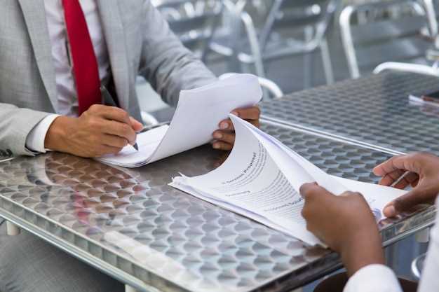 Investor benefits: ownership options, tax environment, and banking access
